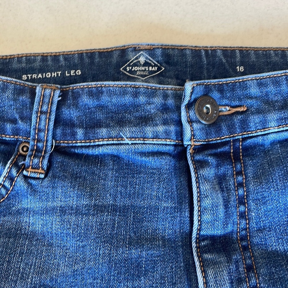 Saint johns bay straight leg, jeans, size 16
